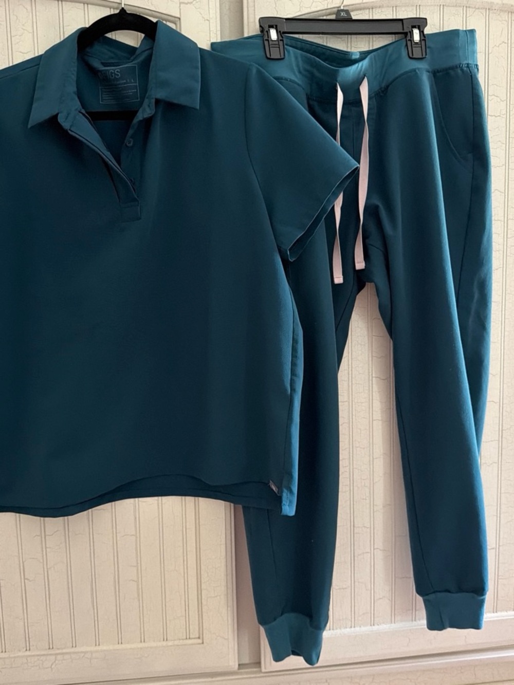 Figs scrub set Caribbean blue LP jogger large Nala top